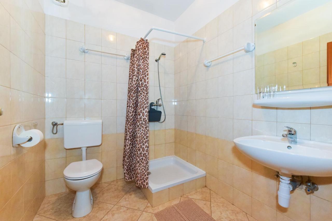 Apartments Adria Biograd Na Moru Rom bilde
