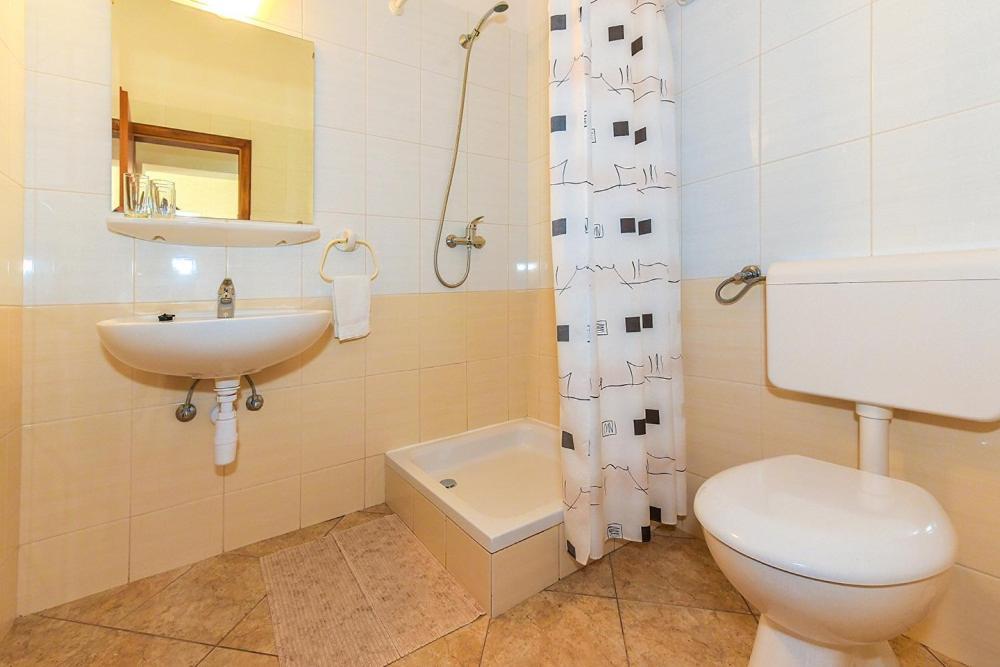 Apartments Adria Biograd Na Moru Rom bilde